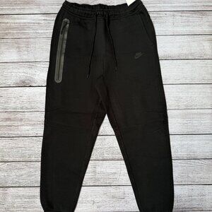 NEW Nike Sportswear Tech Fleece Joggers Black